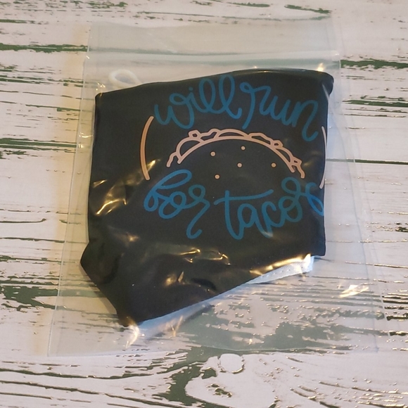 NWOT Face Mask - Picture 5 of 7